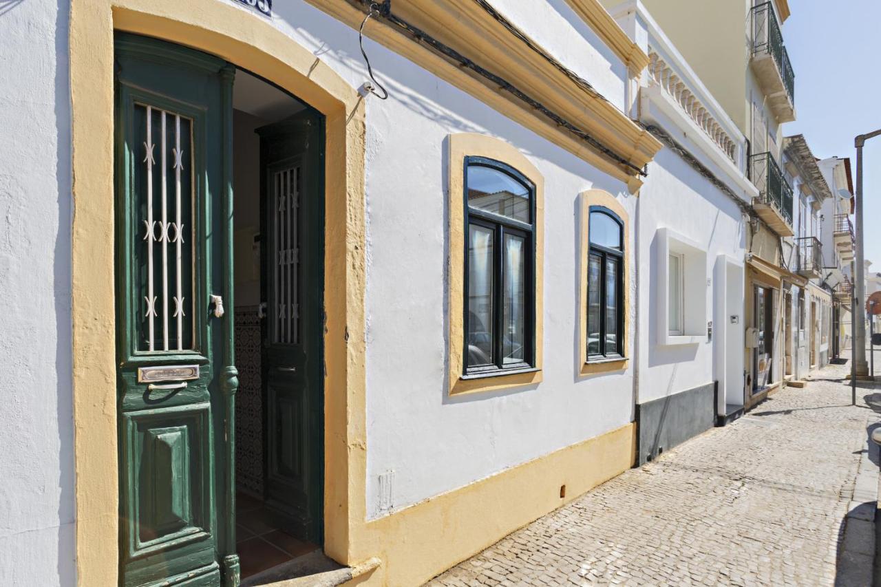 Casa Lopes, Moradia Tradicional para Férias no Centro Histórico de Tavira Exterior foto